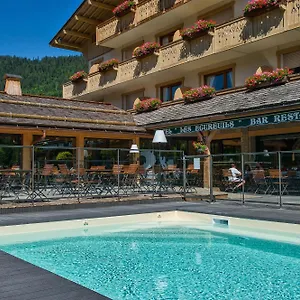 Отель Hotel-chalet Les Ecureuils Restaurant, Piscine, Jardin Garage